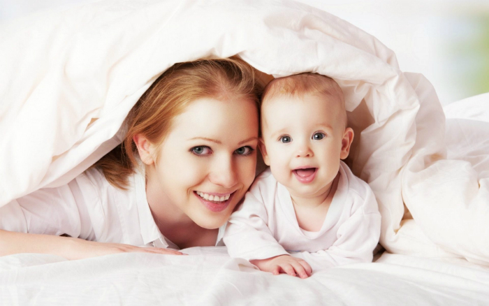 Mother-and-baby-smiling