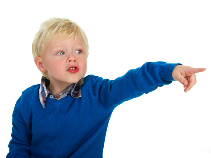 Pointing_boy