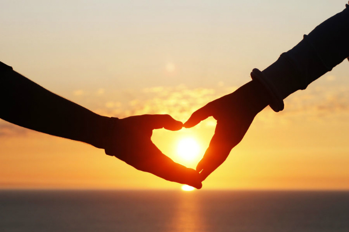 love-heart-hands-sunset