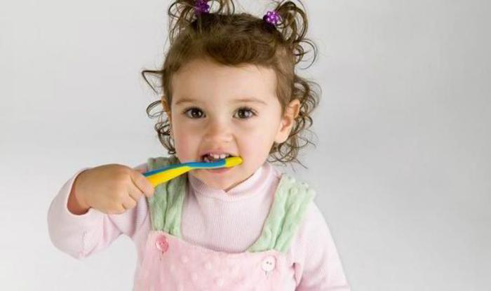 toddler_toothbrush-431860