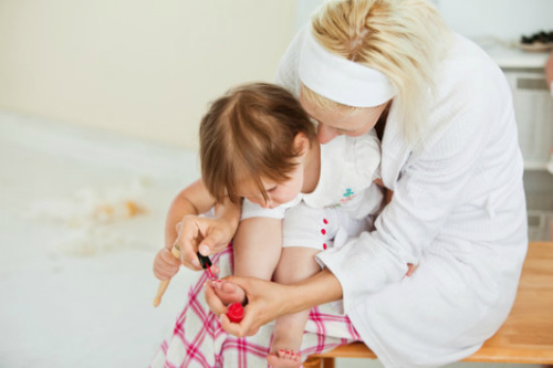 mother-daughter-makeup-e1392656084713