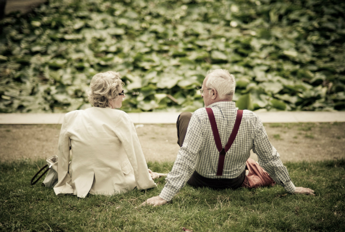 old couple water plant paris HR