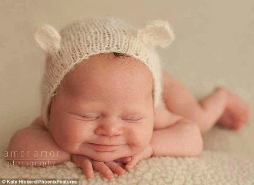 3272E92800000578-3504024-Kathryn_shared_this_adorable_picture_of_daughter_Florence_on_Fac-a-49_1458644600198