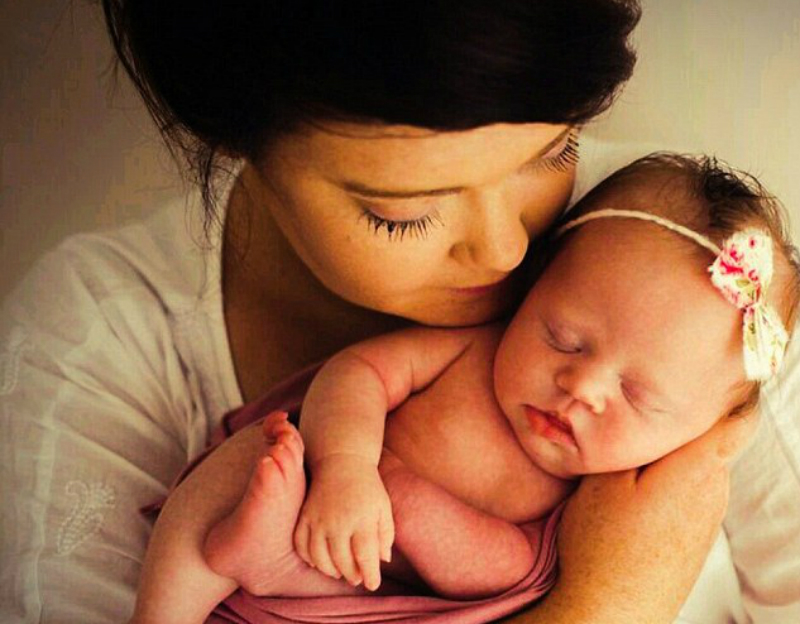 3272E99C00000578-3504024-Kathryn_Witt_pictured_with_daughter_Florence_had_longed_for_a_gi-a-45_1458644600071