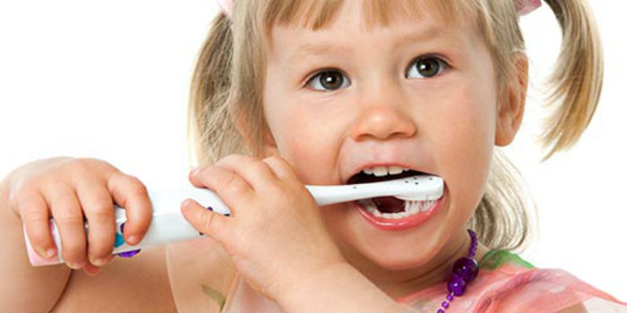 child-brushing-teeth