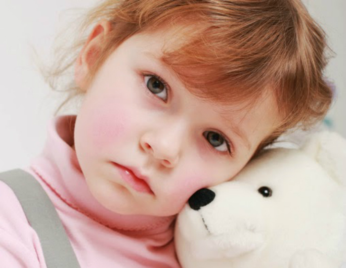 child-with-teddy