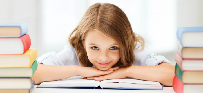 Cute-Girl-Reading