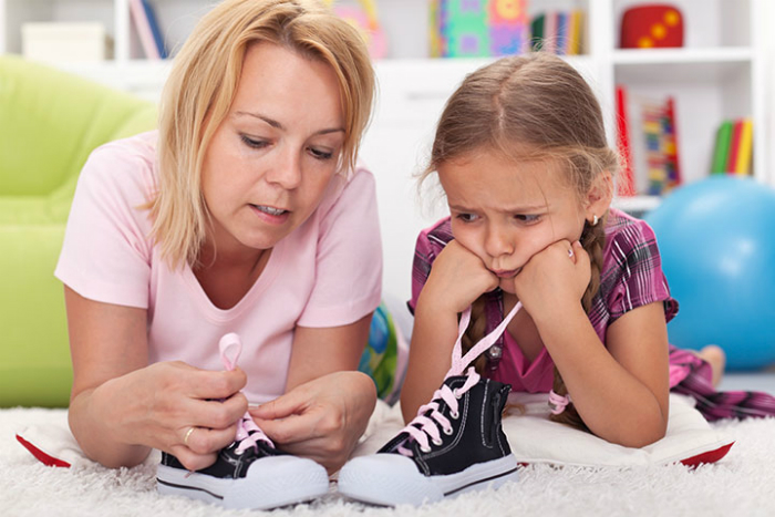 Teach-Your-Child-To-Tie-Shoelaces