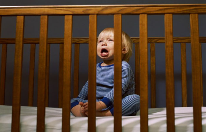 baby_crying_cot-600x450