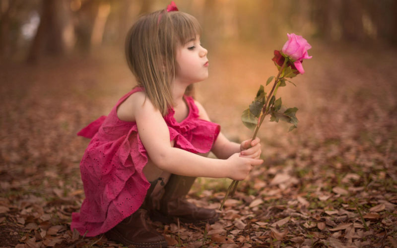 cute_little_girl_rose