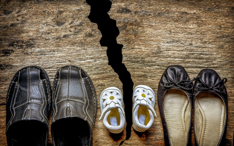 divorce-concept-with-shoes