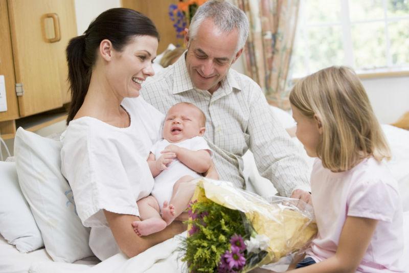 visiting-new-born-1024x683