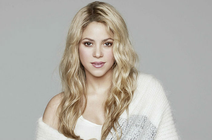 shakira-barcelona-portrait-billboard-650