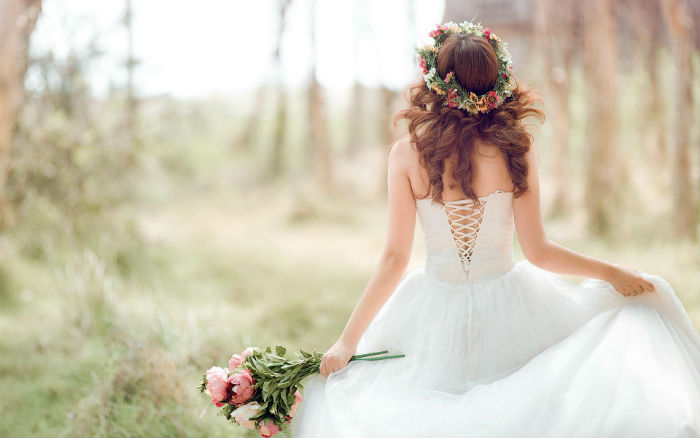 Bride-Woman-Outdoor-Wallpaper-High-Res-Pics-7777