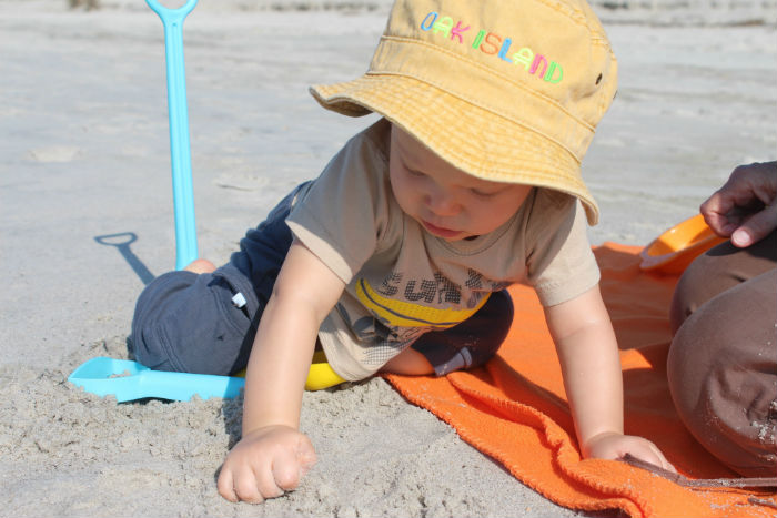 beach-finn-playing-in-sand