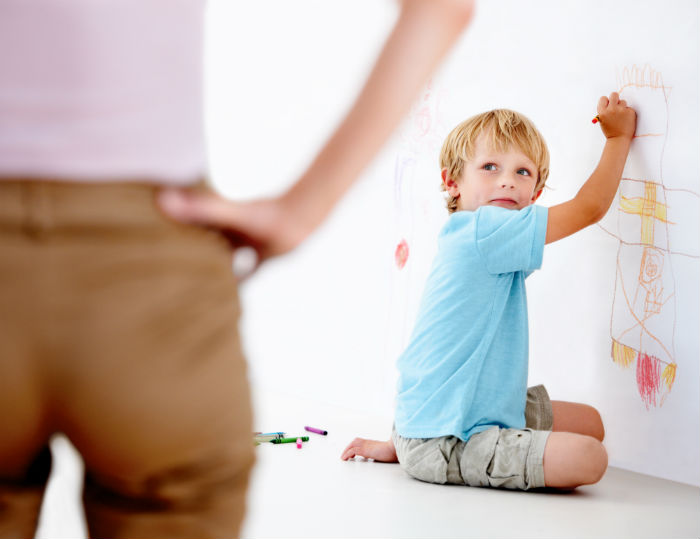 sf-boy-coloring-on-wall