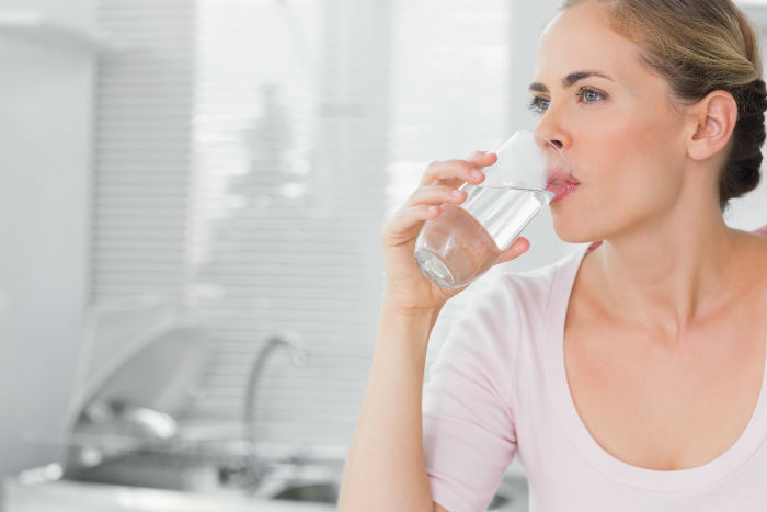 woman-drinking-water