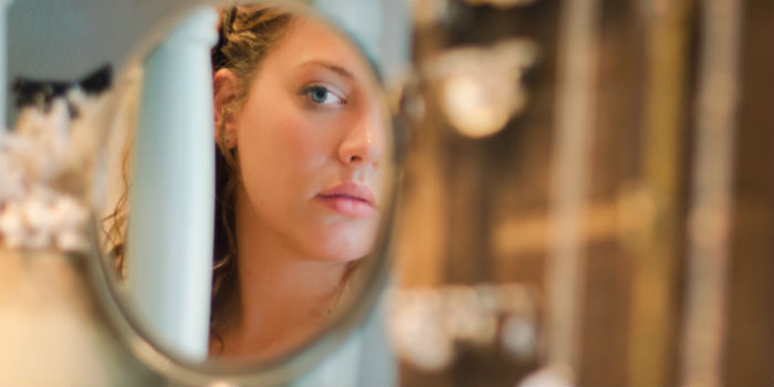 girl-looking-in-mirrorjpg