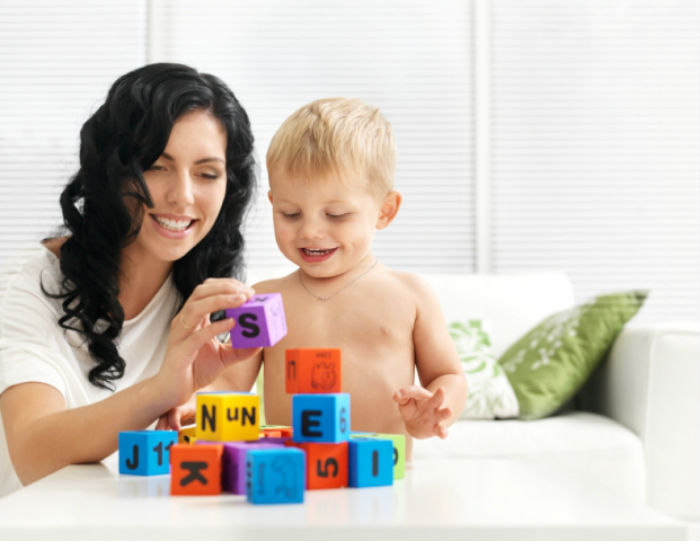 mother-and-toddler-play-with-blocks