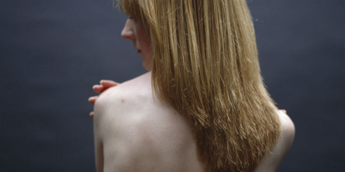 landscape-1445644447-1442583524-woman-bare-back