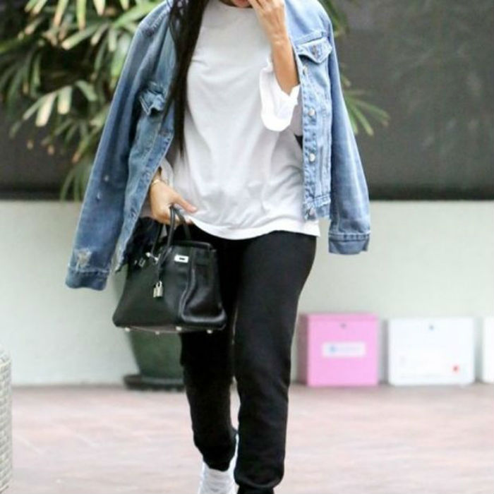 kourtney-kardashian-pregnancy-rumors-baby-bump-09